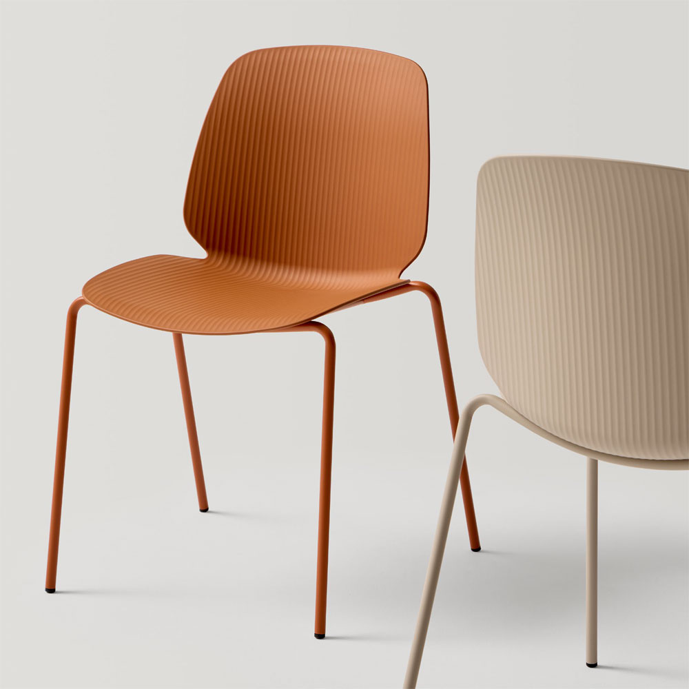 Chaise OSWELL polypro design pieds métal couleurs