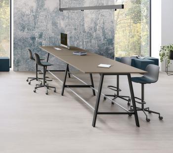 Table haute YES pieds métal 400 x 124 cm