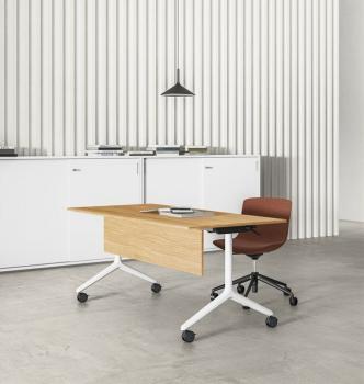 Table à plateau rabattable KYTE P80 avec Voile-de-Fond